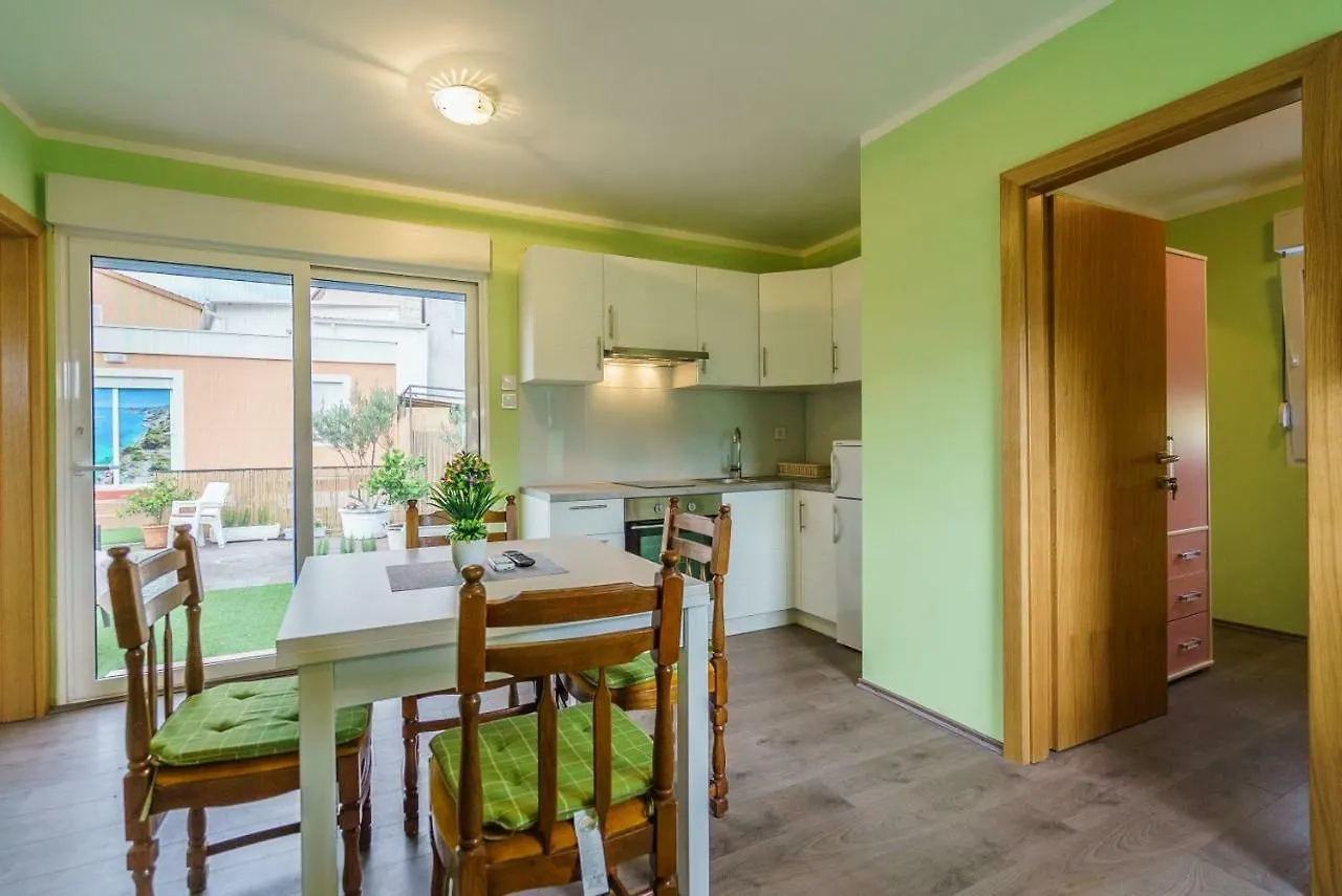 *** بيت ضيافة سبليت Apartmani Stobrec كرواتيا