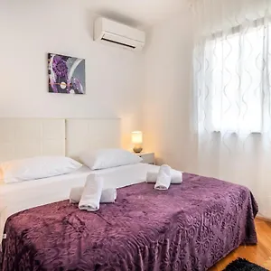 Apartment Rooms&apartments Zelux
